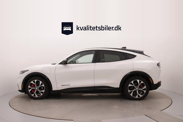 Hvid Ford Mustang Mach-E fra 2022