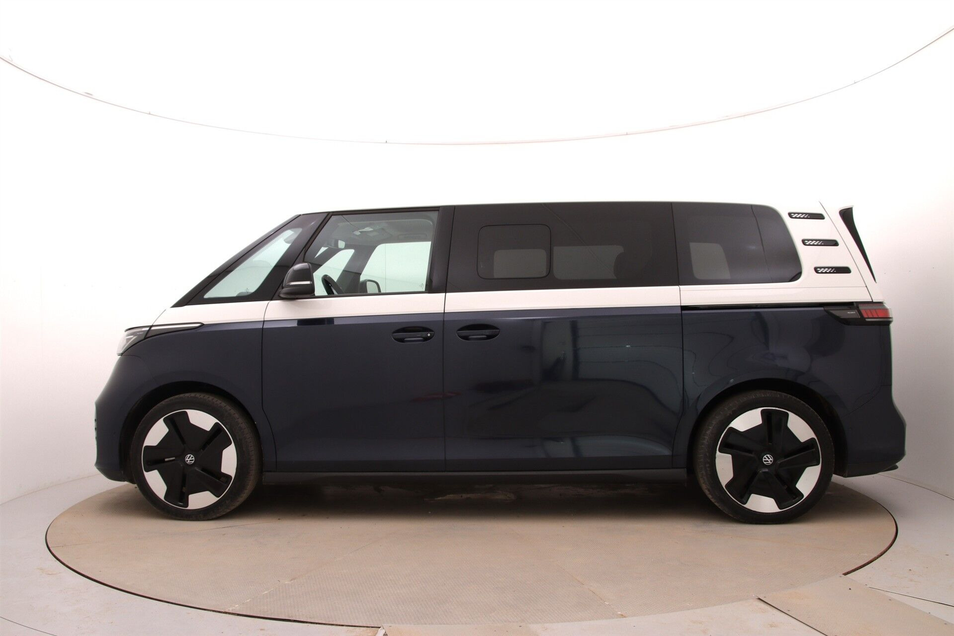Blå VW ID.Buzz fra 2025