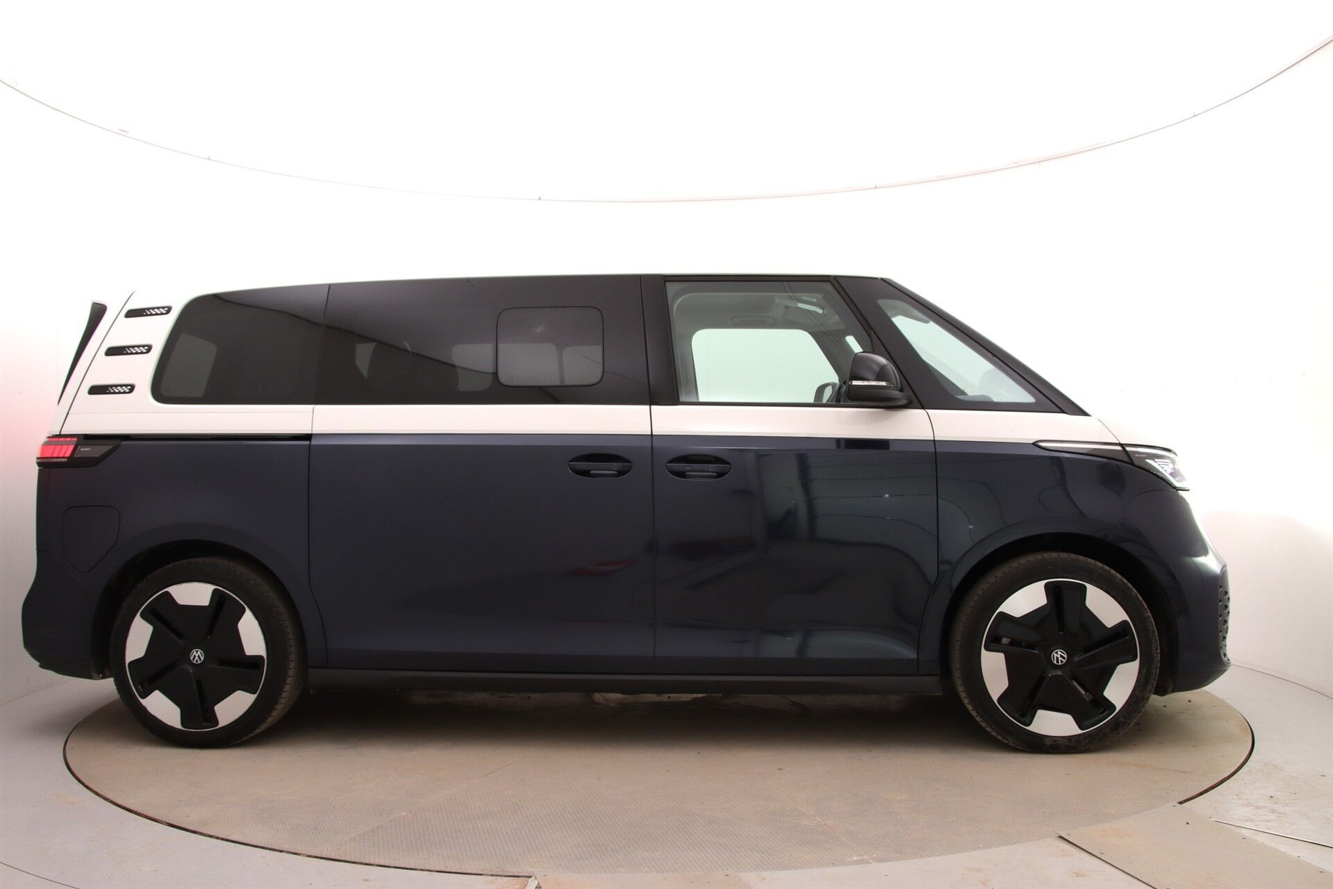 Blå VW ID.Buzz fra 2025