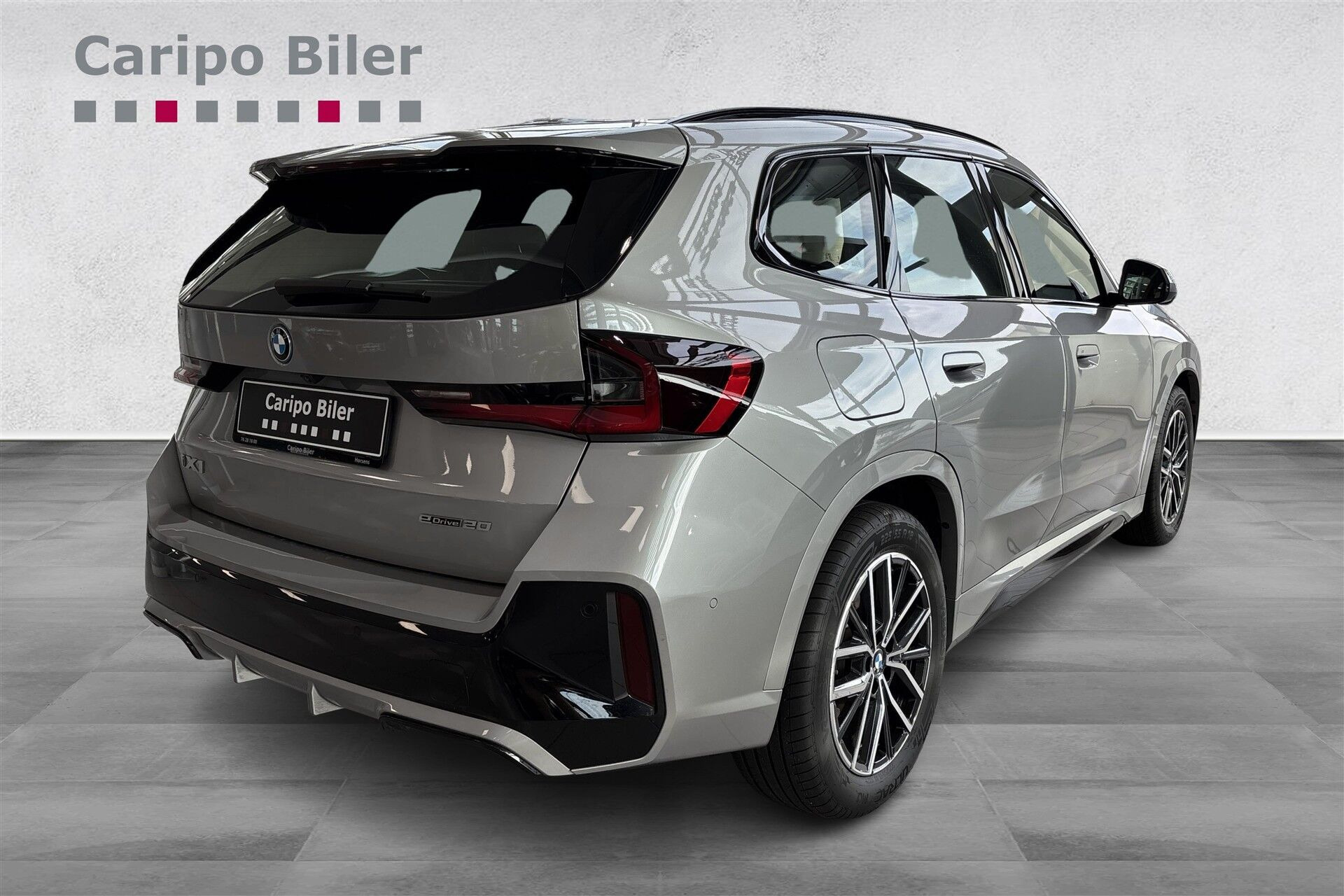Sølv BMW iX1 fra 2025