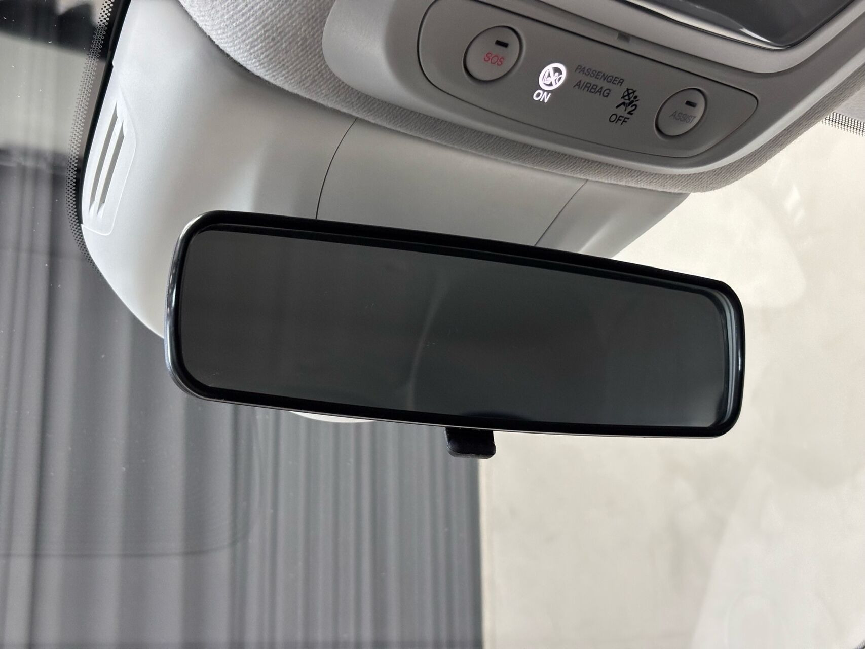 Hvid Fiat 500e fra 2023