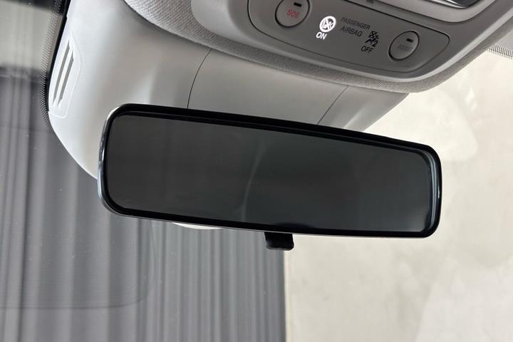 Hvid Fiat 500e fra 2023