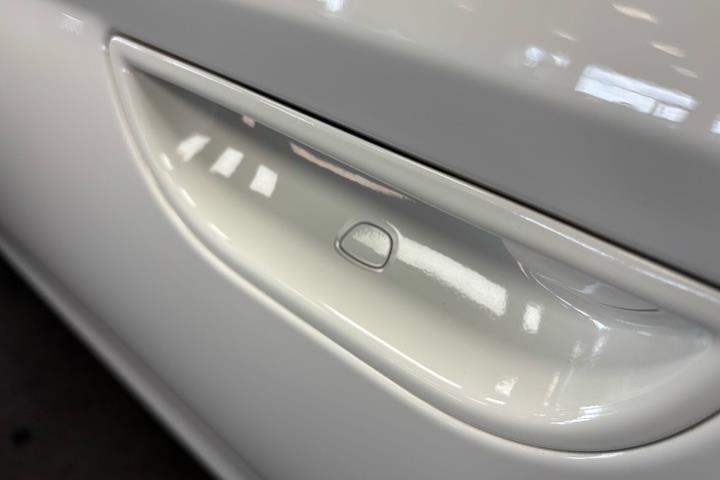 Hvid Fiat 500e fra 2023