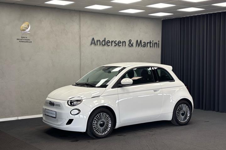 Hvid Fiat 500e fra 2023