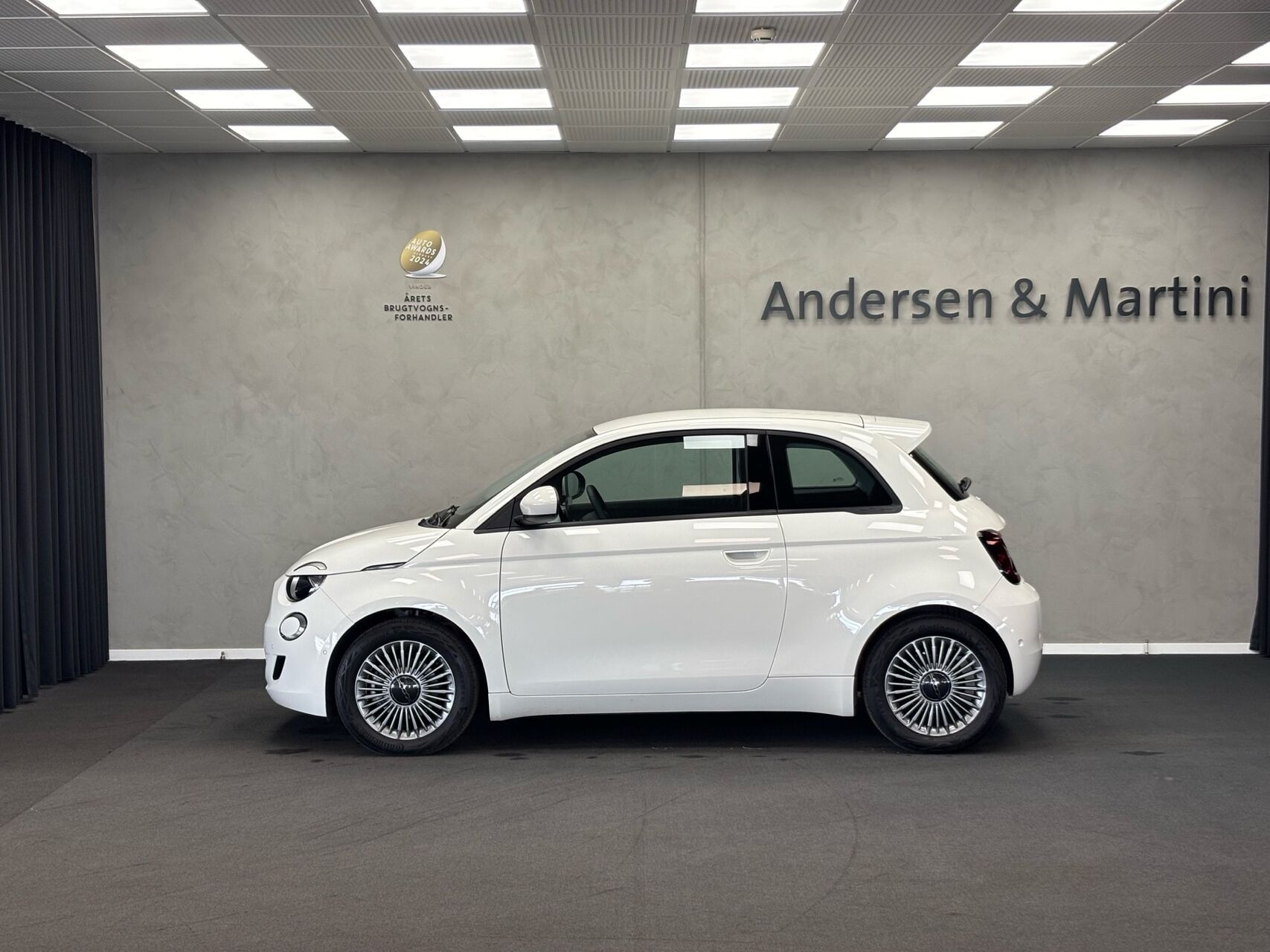 Hvid Fiat 500e fra 2023