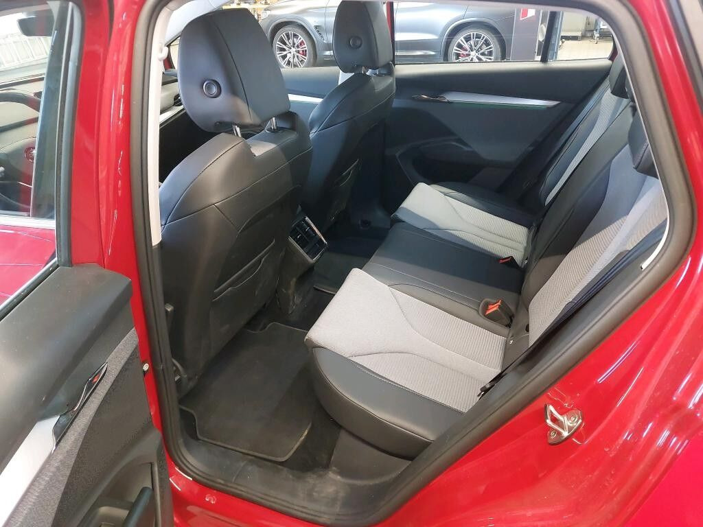 Rød Skoda Enyaq fra 2024