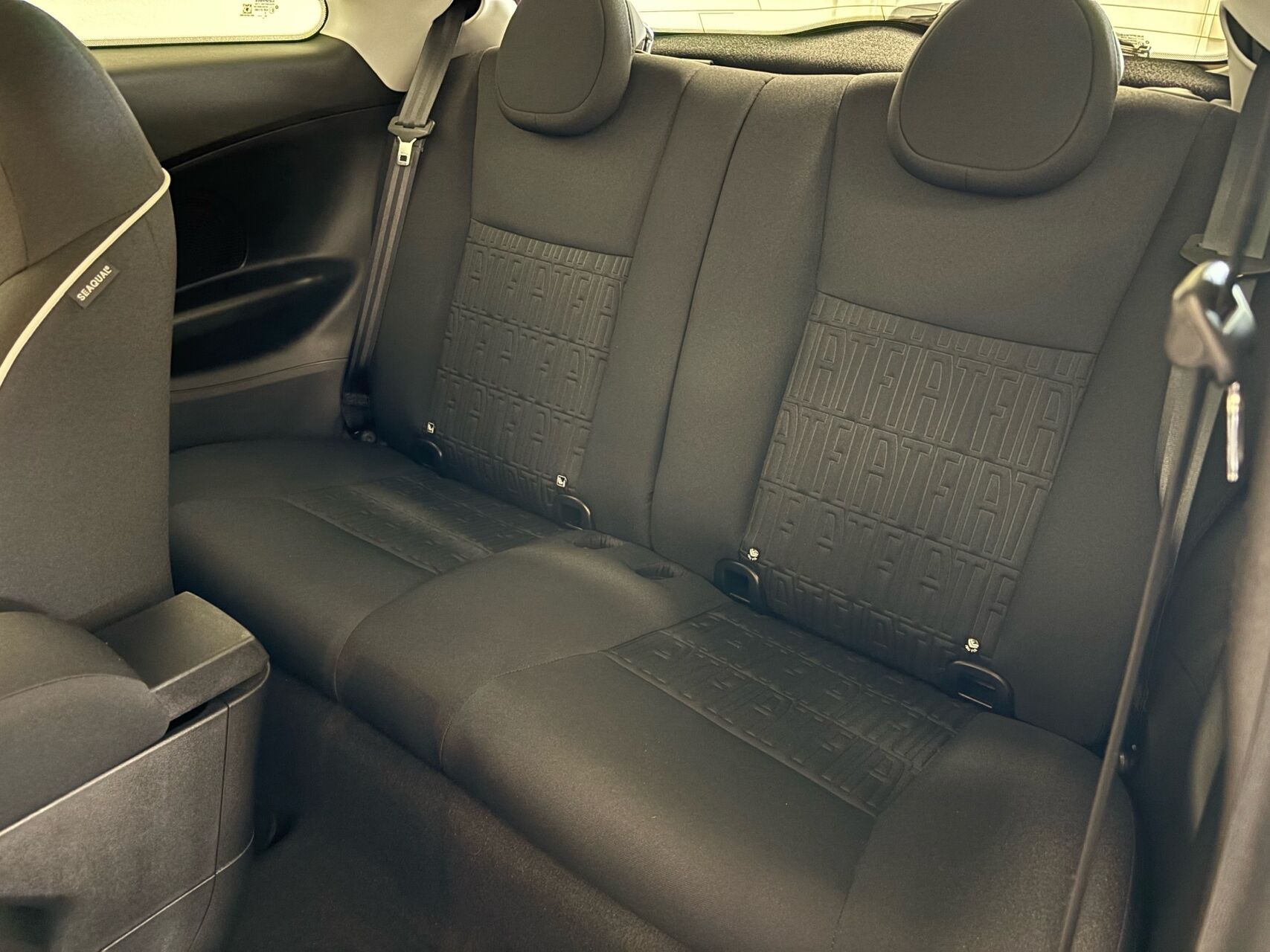 Hvid Fiat 500e fra 2024