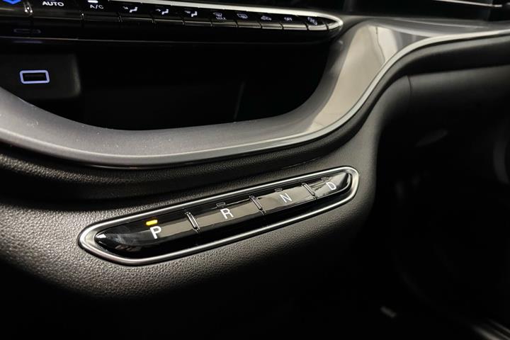 Hvid Fiat 500e fra 2024
