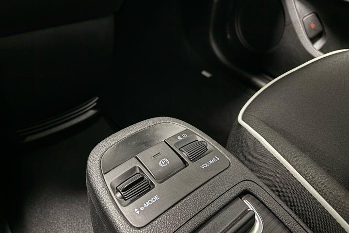 Hvid Fiat 500e fra 2024