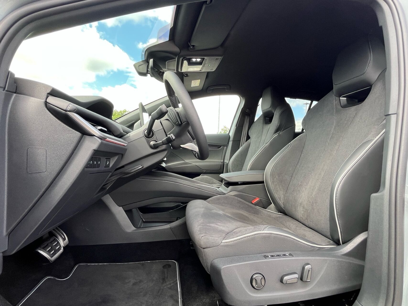 Grå Skoda Enyaq fra 2026