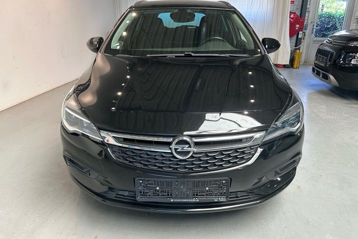 Sort Opel Astra fra 2019