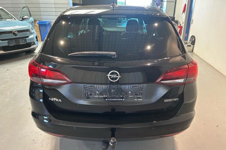 Sort Opel Astra fra 2019