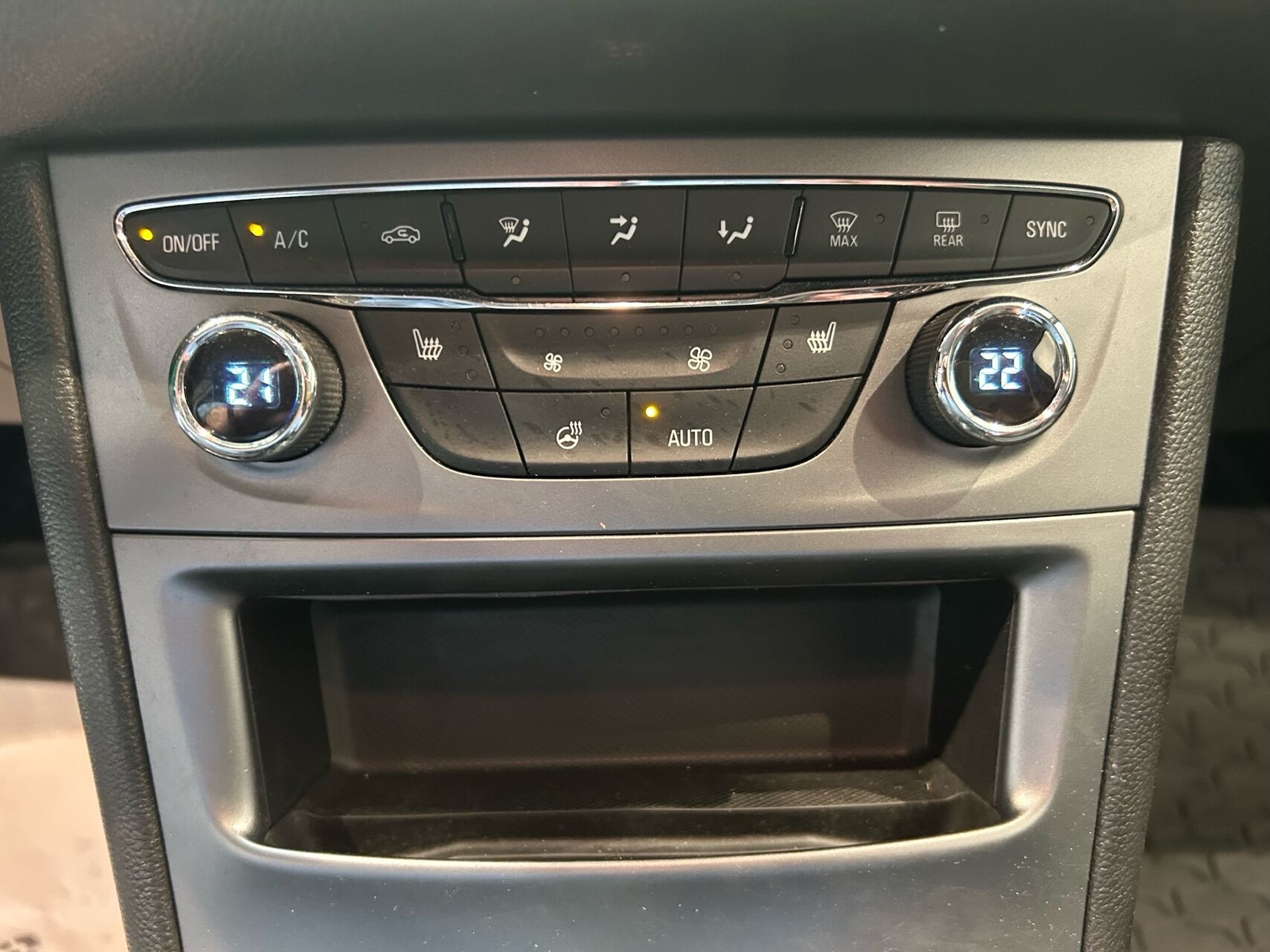 Sort Opel Astra fra 2019