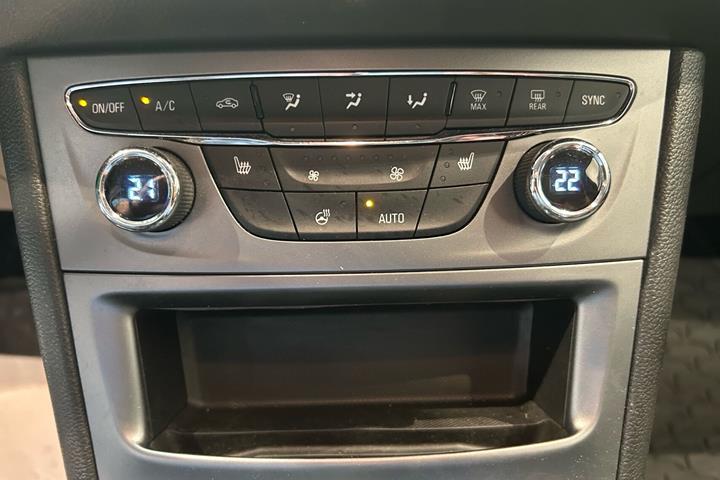 Sort Opel Astra fra 2019