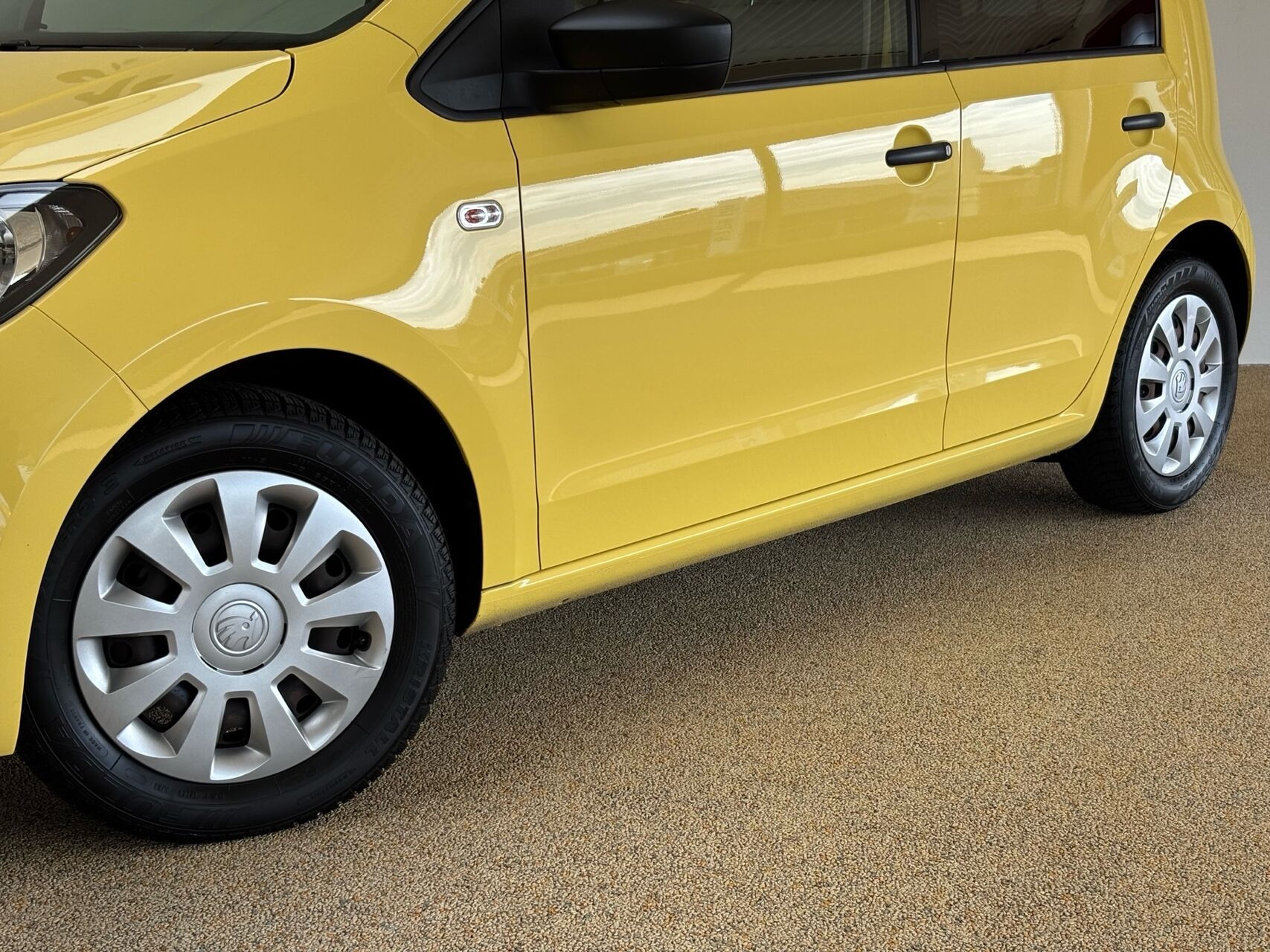 Gul Skoda Citigo fra 2017