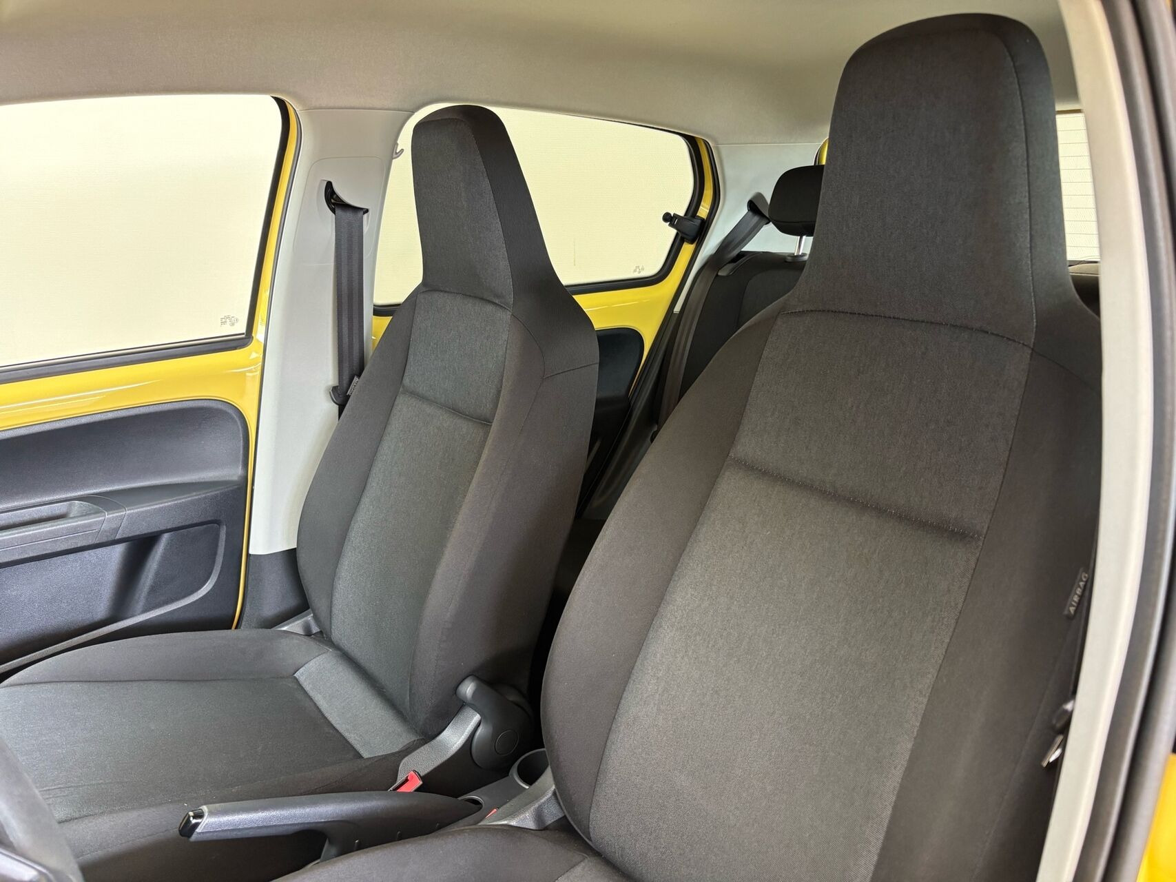Gul Skoda Citigo fra 2017