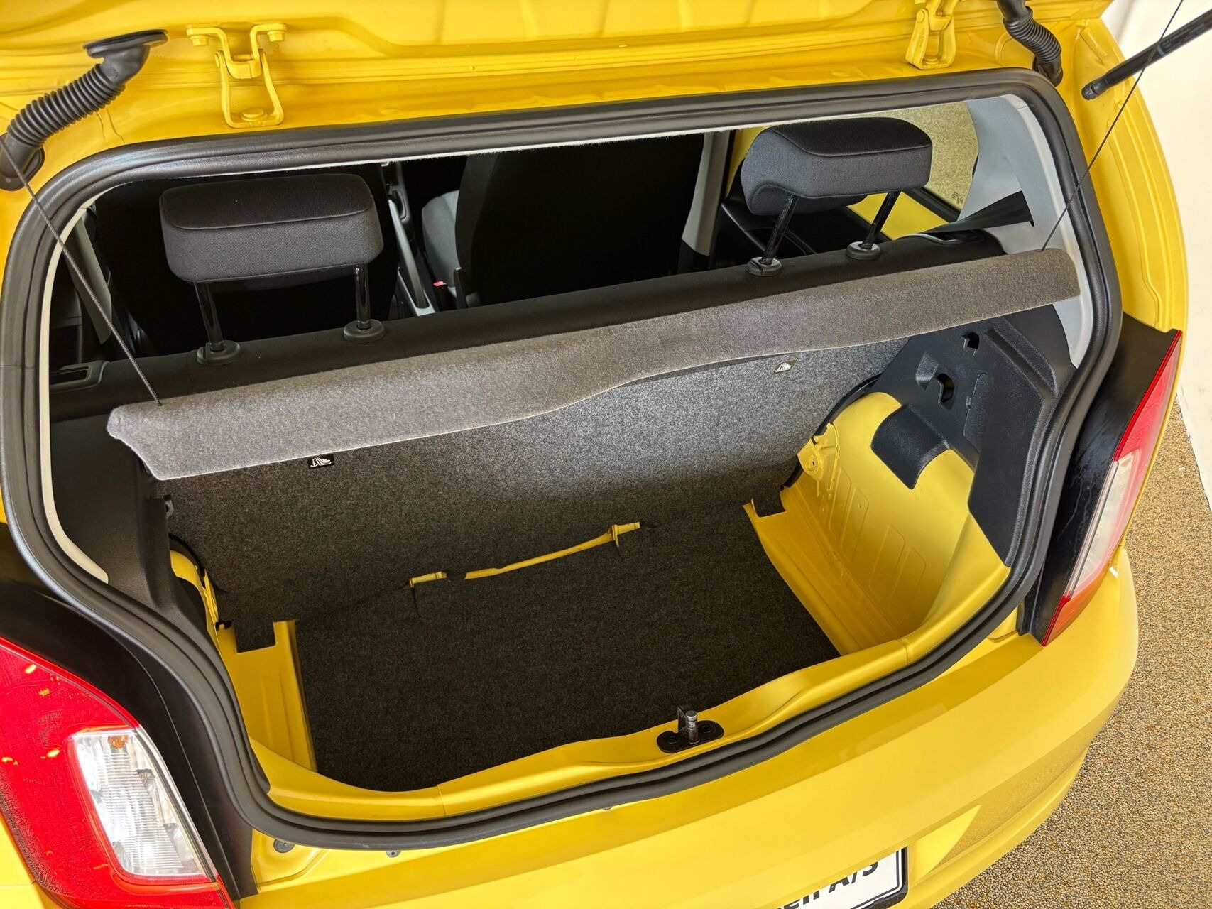 Gul Skoda Citigo fra 2017