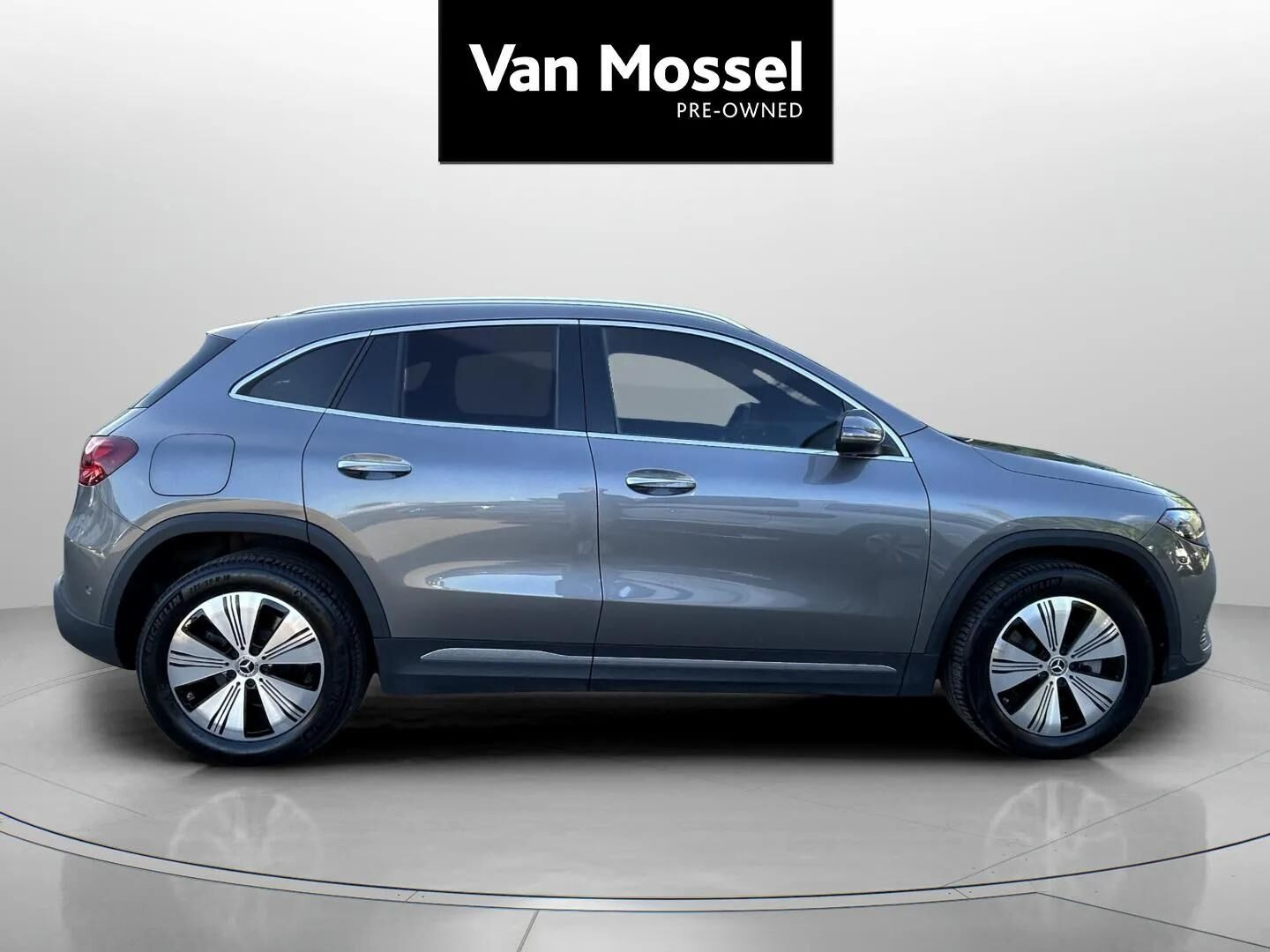 Grå Mercedes EQA 250+ fra 2025