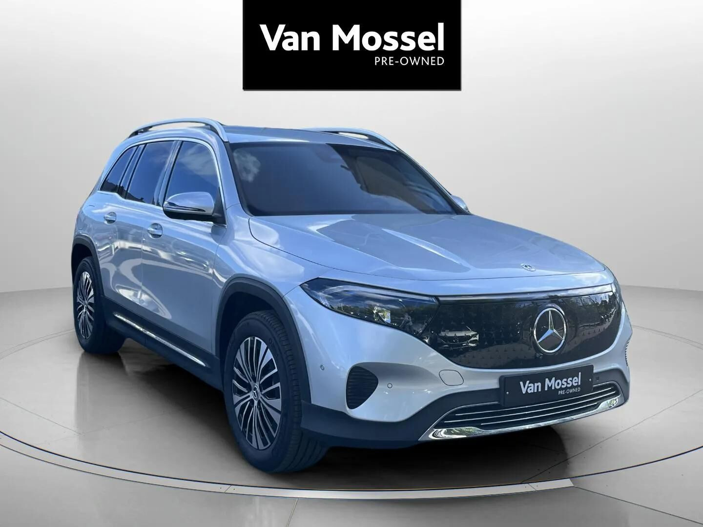 Sølv Mercedes EQB 250+ fra 2025