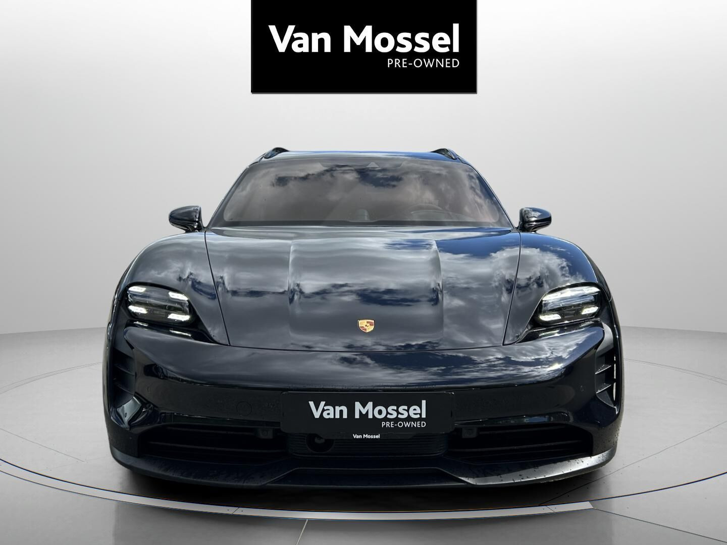 Sort Porsche Taycan fra 2022