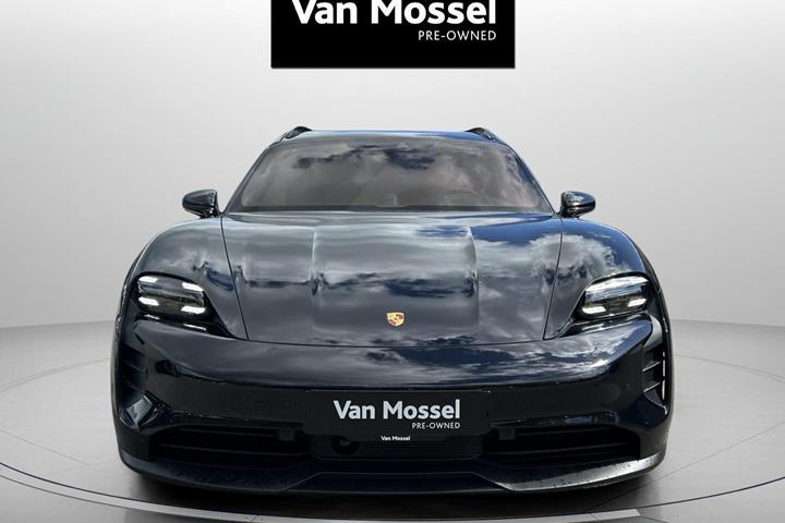 Sort Porsche Taycan fra 2022