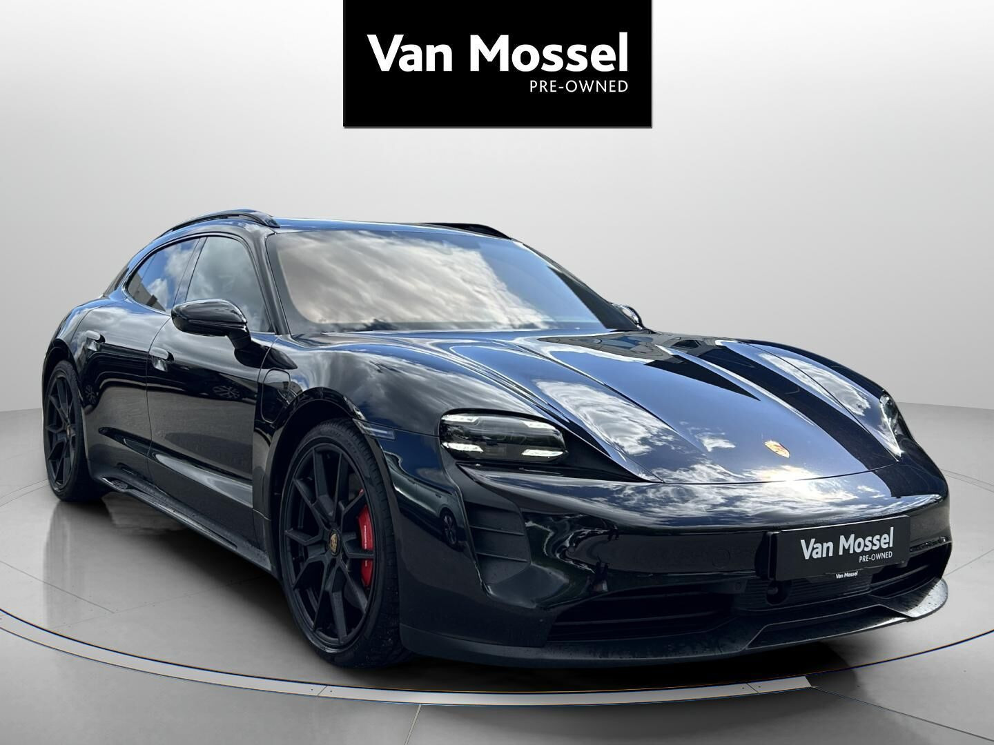 Sort Porsche Taycan fra 2022