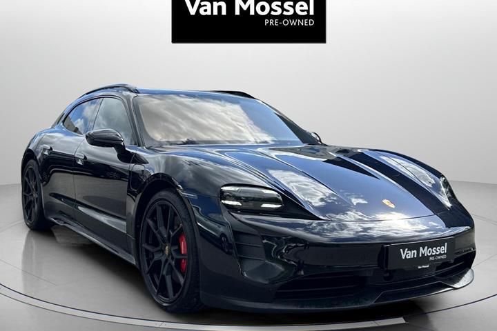 Sort Porsche Taycan fra 2022