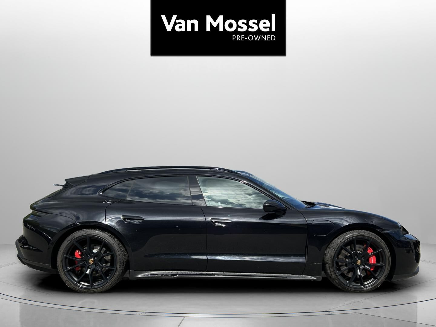 Sort Porsche Taycan fra 2022