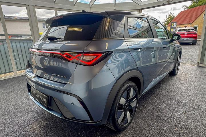 Blå BYD Dolphin fra 2024