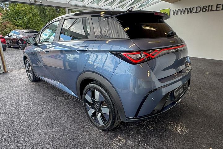 Blå BYD Dolphin fra 2024
