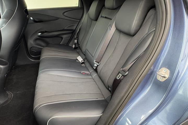 Blå BYD Dolphin fra 2024