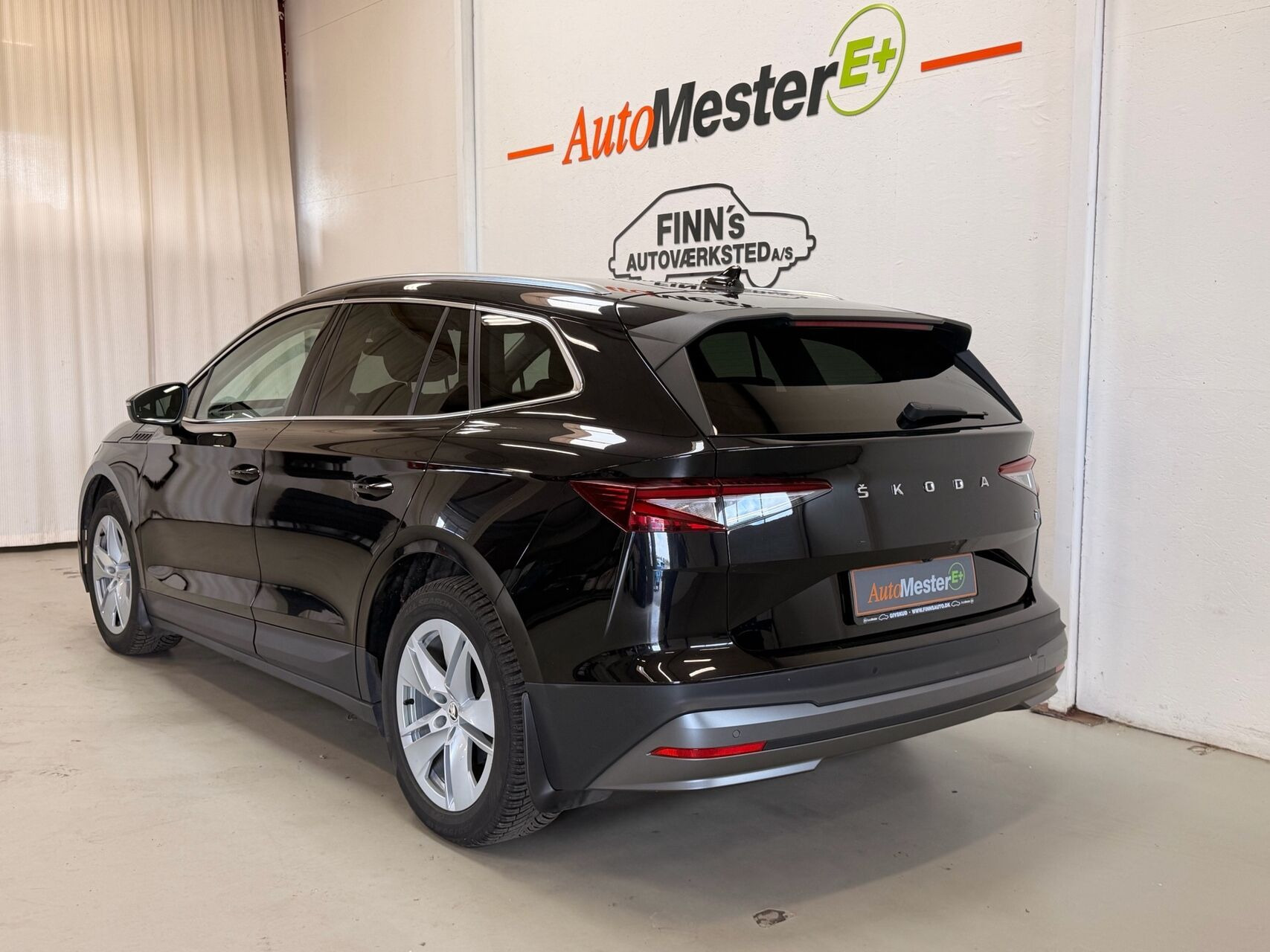 Sort Skoda Enyaq fra 2023