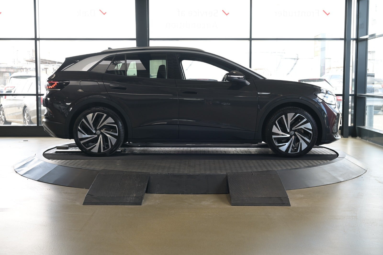 Grå VW ID.4 fra 2020