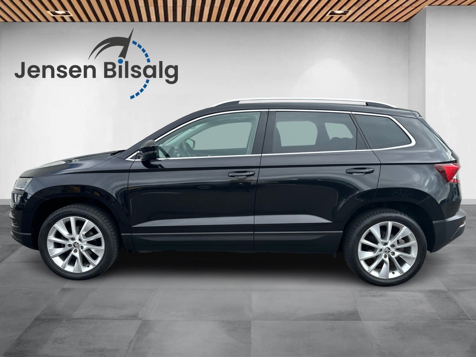 Sort Skoda Karoq fra 2020