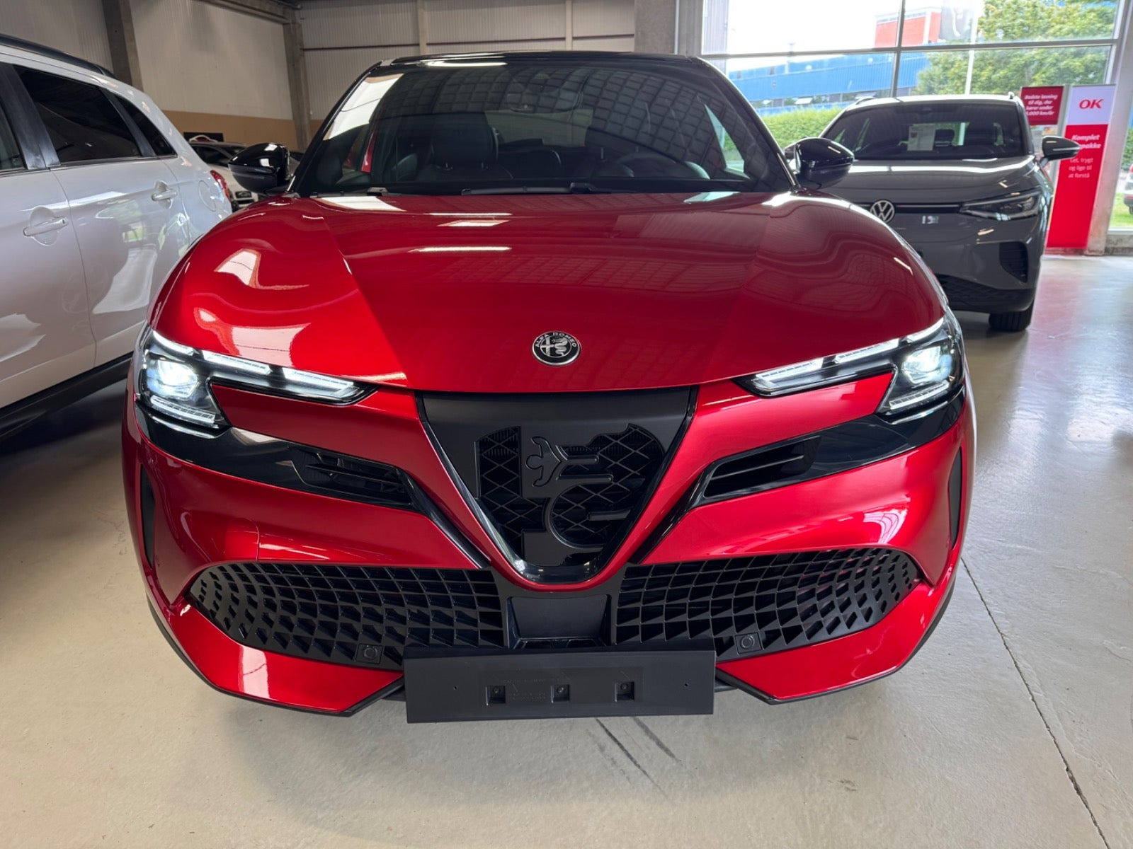 Rød Alfa Romeo Junior fra 2025