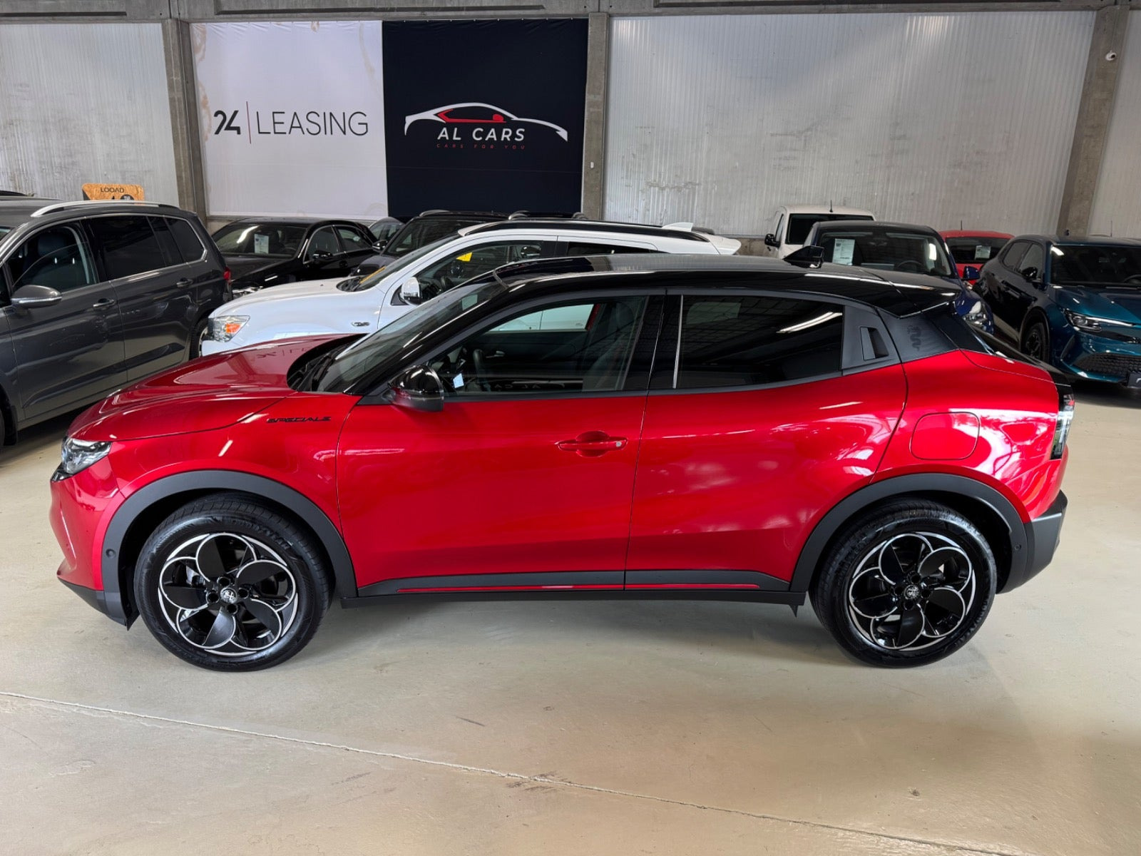 Rød Alfa Romeo Junior fra 2025