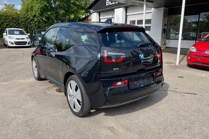 Sort BMW i3 fra 2016
