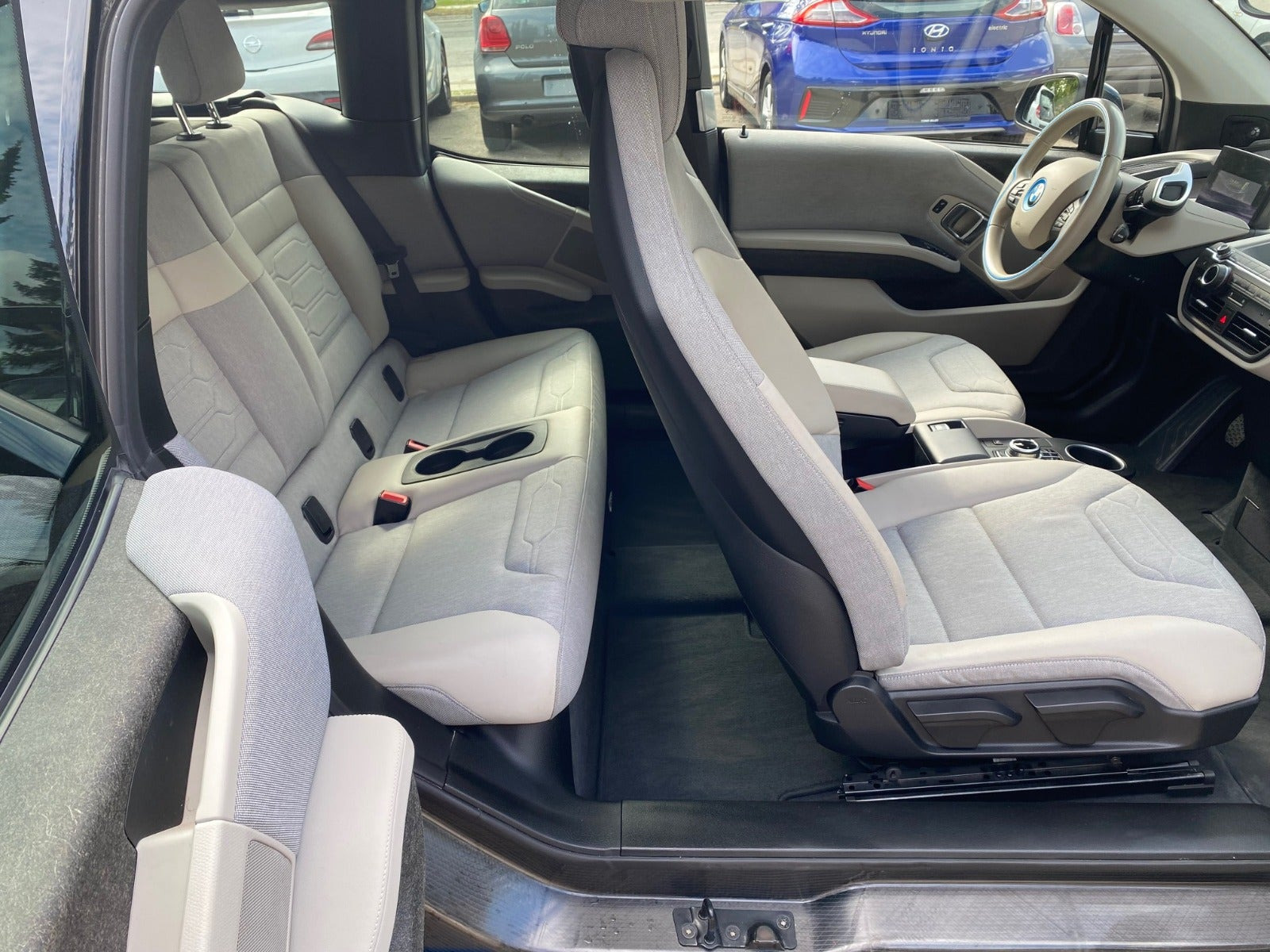 Sort BMW i3 fra 2016