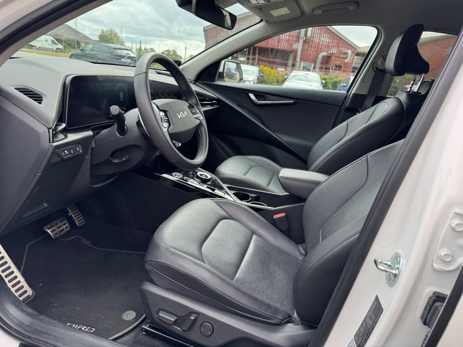Hvid Kia Niro fra 2024