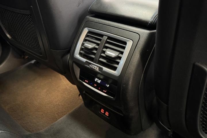 Sort BMW iX3 fra 2022