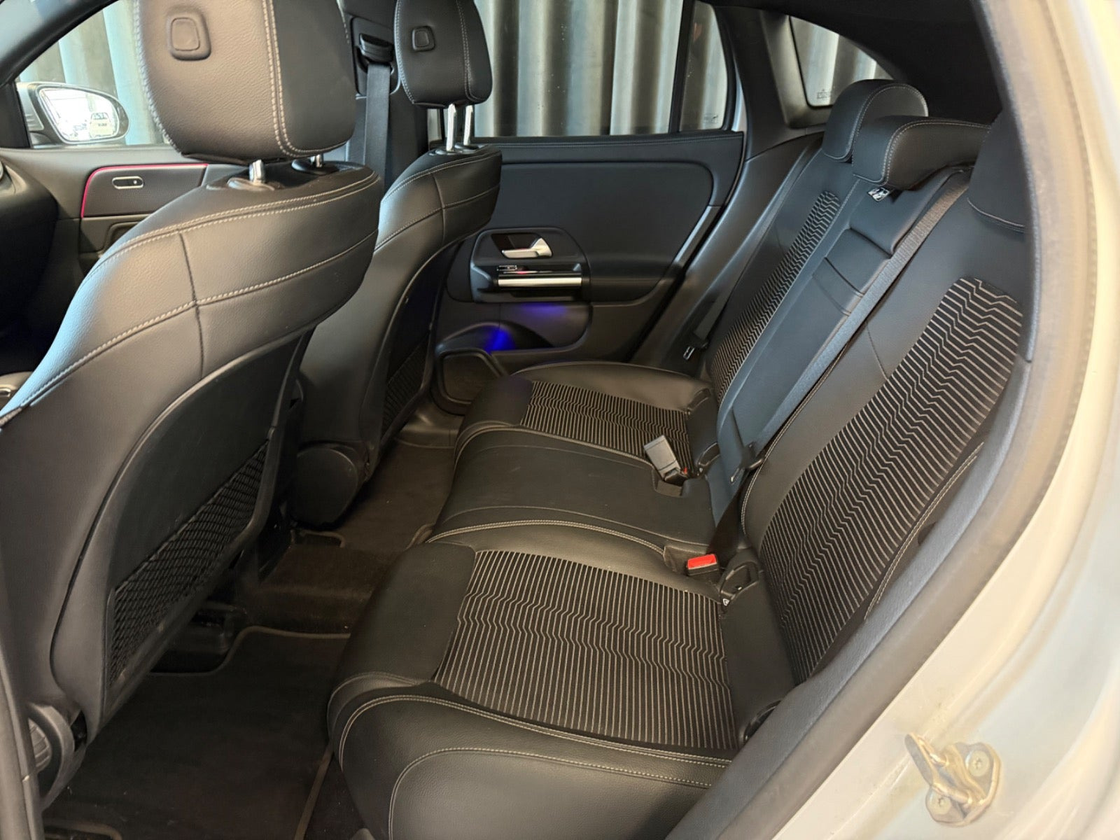 Sølv Mercedes EQA250 fra 2021