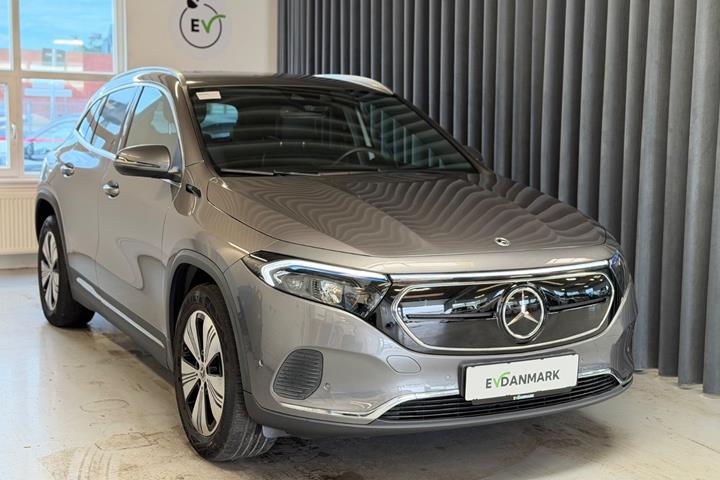 Sølv Mercedes EQA250 fra 2021