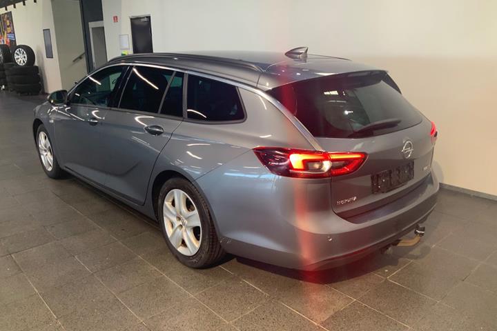 Grå Opel Insignia fra 2018