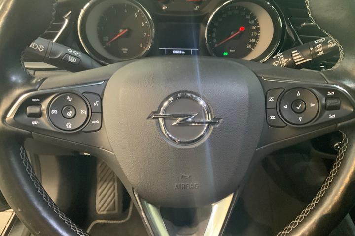 Grå Opel Insignia fra 2018