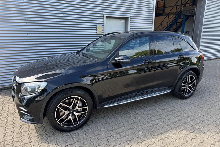 Sort Mercedes GLC43 fra 2017
