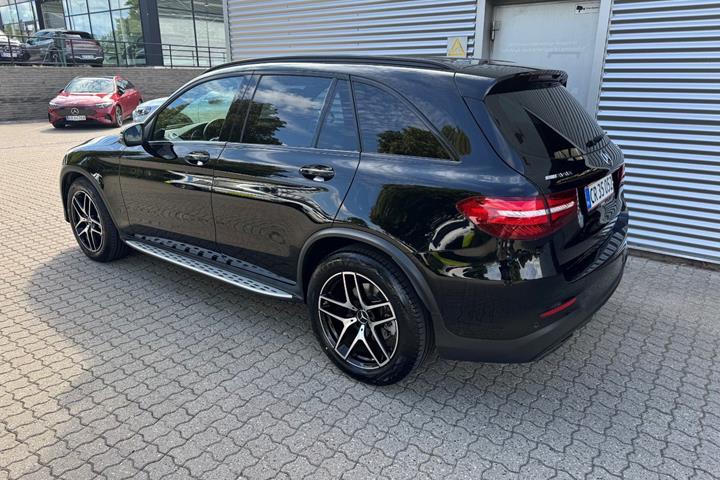 Sort Mercedes GLC43 fra 2017