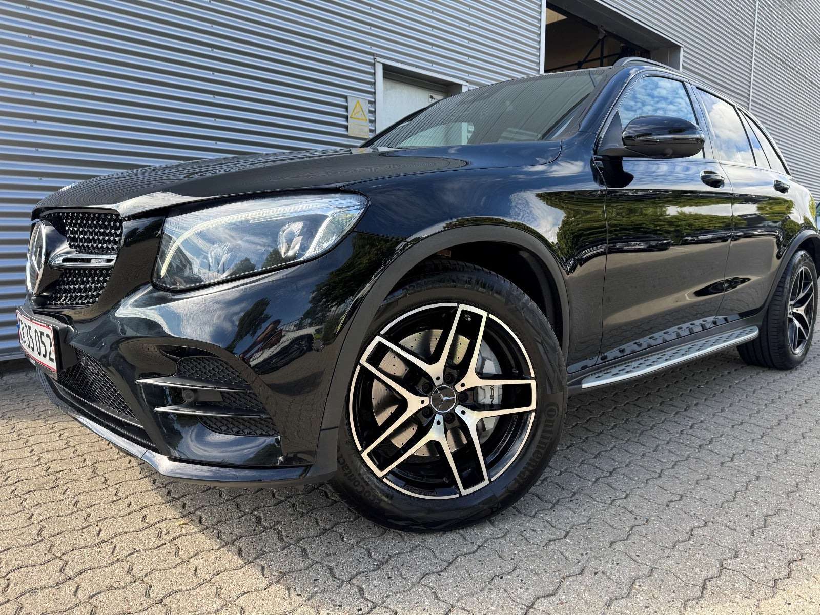 Sort Mercedes GLC43 fra 2017