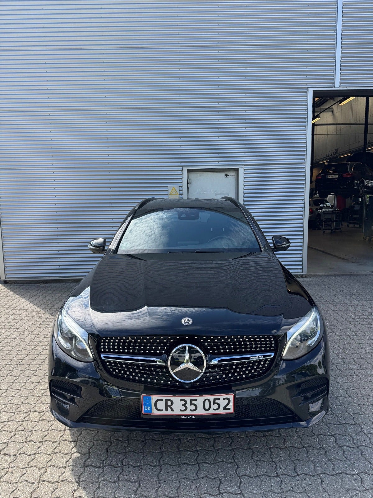 Sort Mercedes GLC43 fra 2017