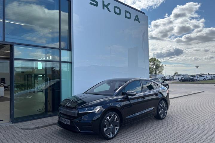 Sort Skoda Enyaq fra 2024