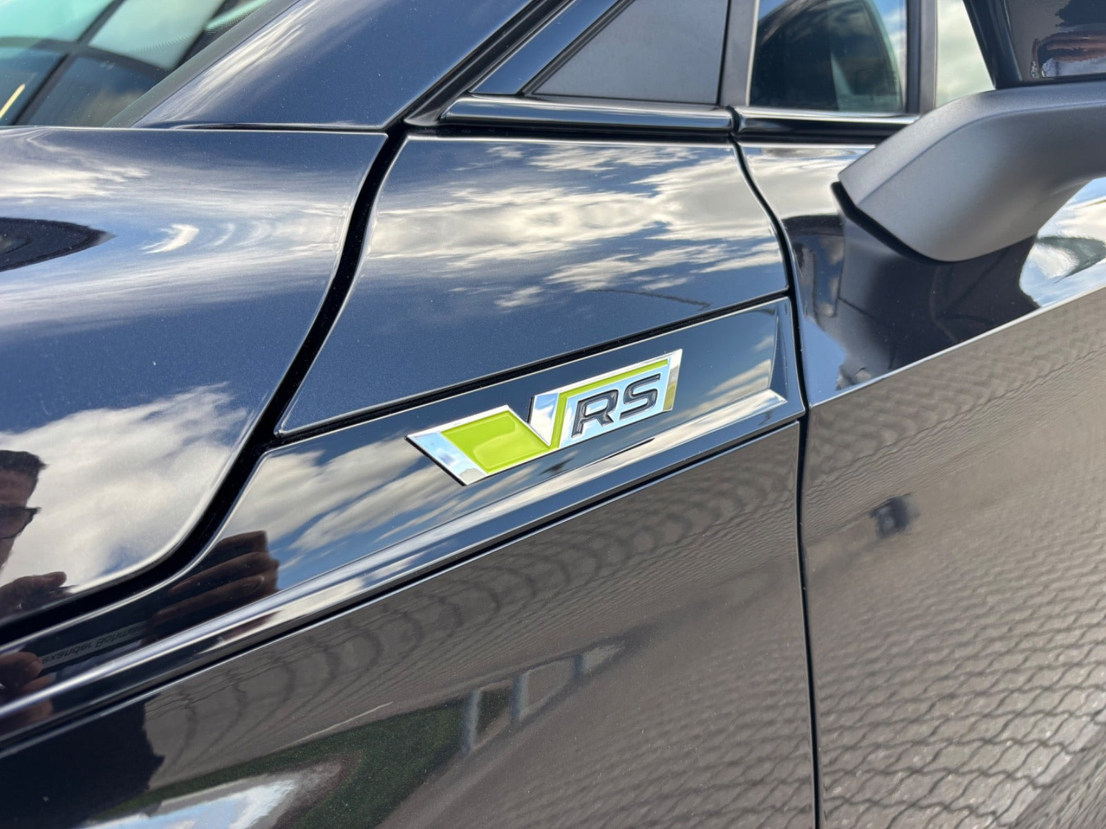 Sort Skoda Enyaq fra 2024